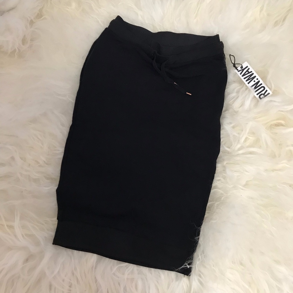 Run.Way by Carbon38 Midi Sport Skirt
